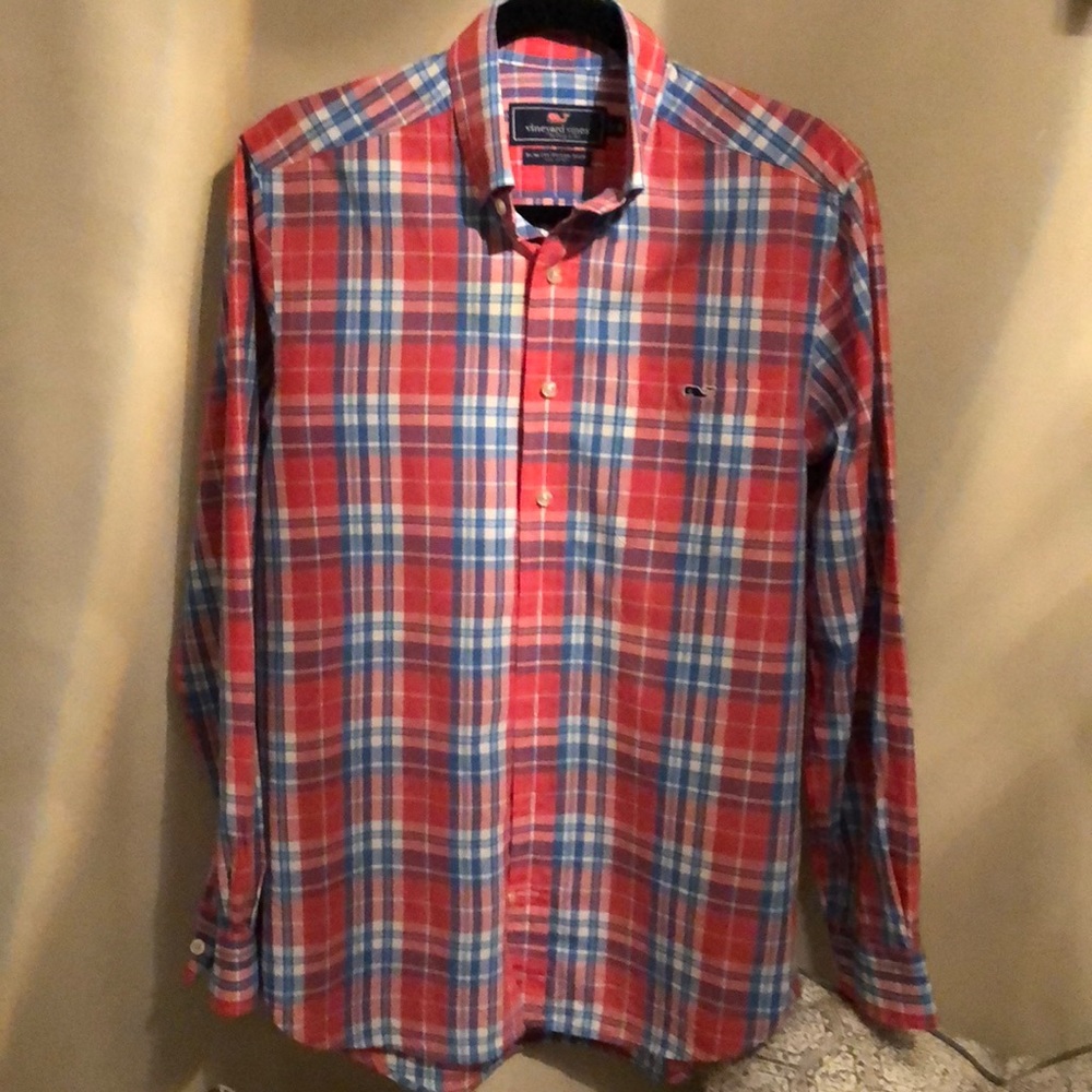 Men s Vineyard vines button down shirt